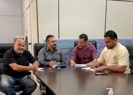 Comissão emite pareceres favoráveis a projetos que garantem continuidade de obras e pagamento da folha salarial