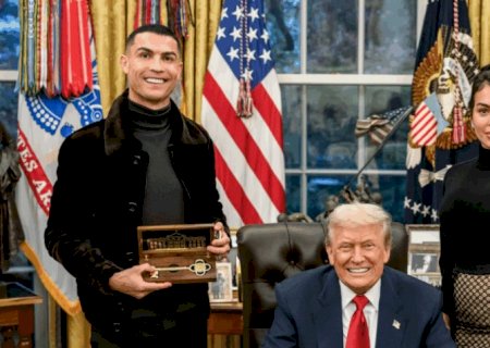 Cristiano Ronaldo posa com Trump e se diz "pronto para inspirar gerações"
