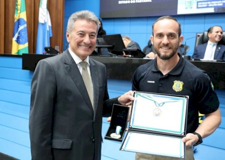 Em solene, Hashioka homenageia relevantes personalidades com Medalha Coronel Adib