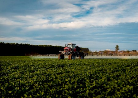 Custo menor de fertilizantes mantém tendência positiva ao produtor