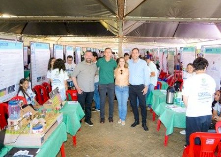 Estudantes da rede municipal se destacam na Fecinova 2025 com projetos científicos inovadores