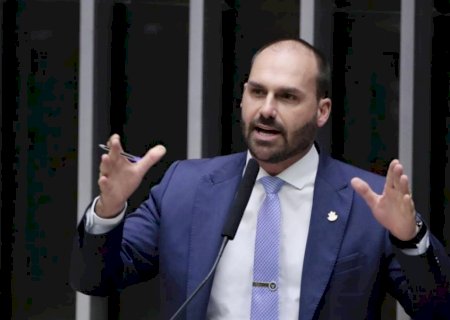 Site do Congresso registra voto de Eduardo Bolsonaro em sessão sobre vetos de Lula