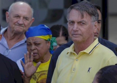 Moraes rejeita prisão domiciliar humanitária para Bolsonaro