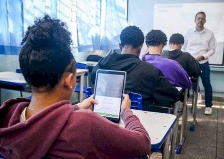 Uso de IA por jovens para saúde mental pode levar a dependência e solidão