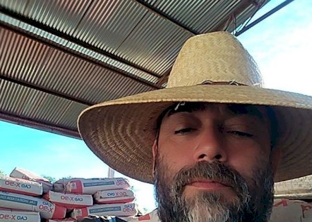 Paulo Roberto de Oliveira, o “Zói', é destaque pela dedicação e compromisso com os serviços urbanos em Batayporã