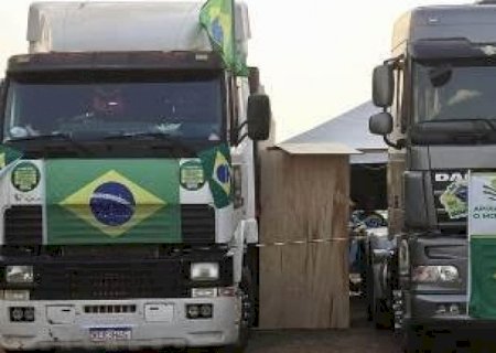 Caminhoneiros alertam governo sobre greve nos próximos dias