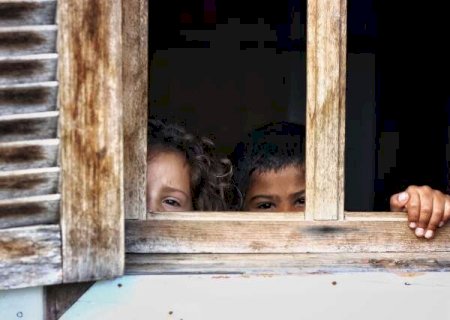 Órfãos do feminicídio já podem pedir pensão ao INSS