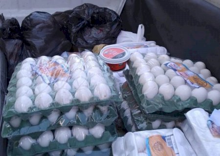 Fiscalização apreende 100 kg de alimentos impróprios para consumo em comércio
