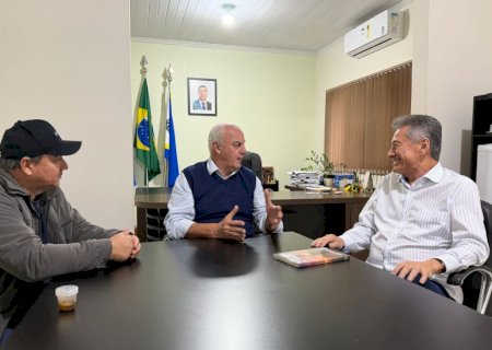 Hashioka cumpre agenda em Caracol e debate ações para o desenvolvimento regional