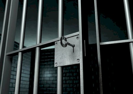 Homem é preso em flagrante após agredir companheira dentro de casa