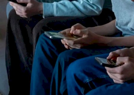 Reino Unido vai barrar redes sociais para menores de 16 anos e estuda toque de recolher digital