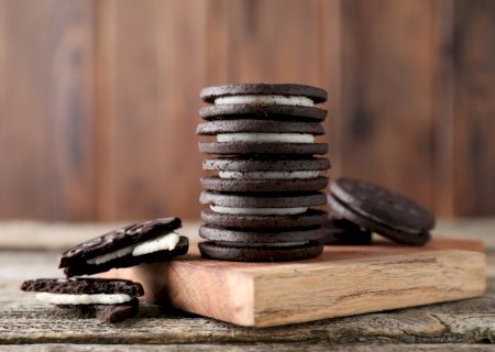 Presença de petróleo em biscoito recheado? O que diz Anvisa sobre vídeos que circulam nas redes sociais