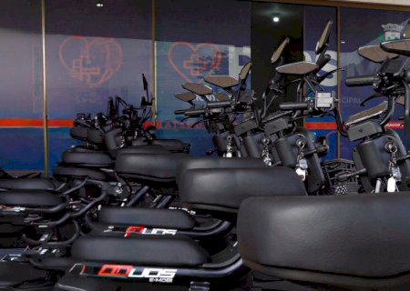 Saúde de Batayporã entrega scooters elétricas para ACS e ACE e lança canal digital de atendimento