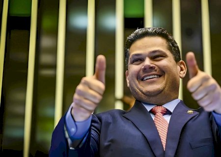 ‘Sou seu irmão’: Mensagens mostram a amizade e parceria entre Alcolumbre e Vorcaro