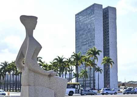Em meio à crise no STF, parlamentares articulam proposta de reforma do Judiciário