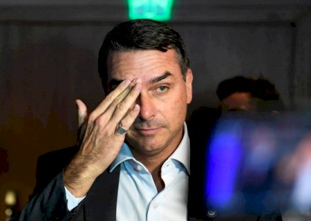 PT aciona STF por possível apoio estrangeiro a campanha de Flávio Bolsonaro