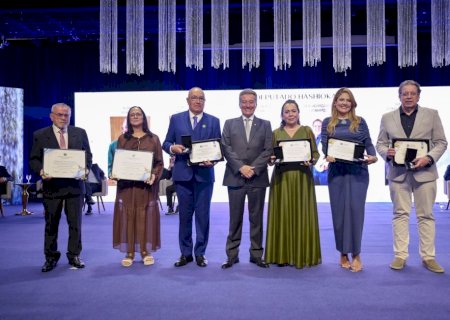 Deputado Hashioka homenageia seis personalidades com Títulos e Comendas do Mérito Legislativo