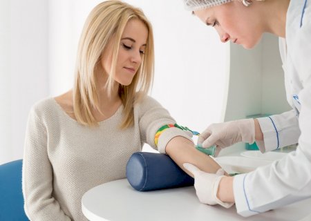 Jejum antes do exame de sangue: quando ele ainda faz diferença